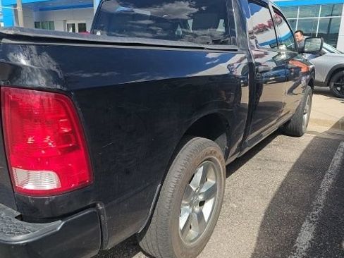Used 2019 RAM 1500 Express w/ Express Value Package AWD/4WD image 9