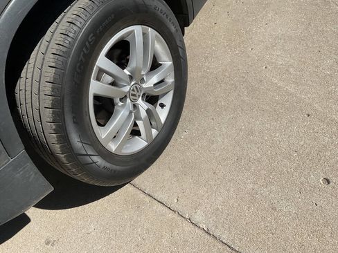 Used 2016 Volkswagen Tiguan S FWD image 9