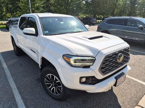Used 2023 Toyota Tacoma TRD Sport w/ Technology Package AWD/4WD image 5