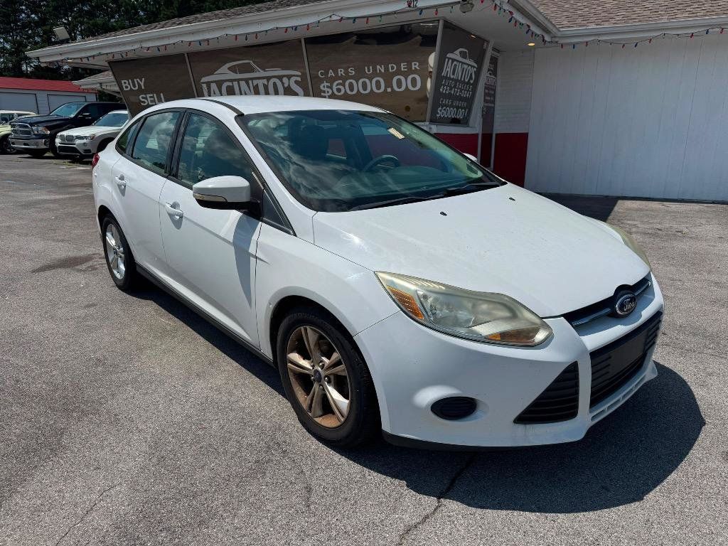 Used 2013 Ford Focus SE FWD image 1