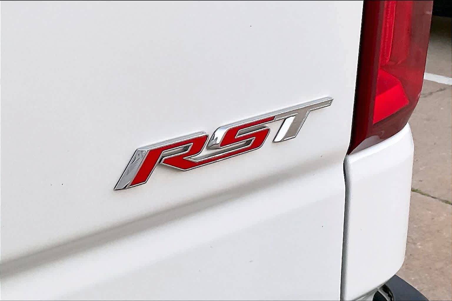 Used 2025 Chevrolet Silverado 1500 RST AWD/4WD image 11
