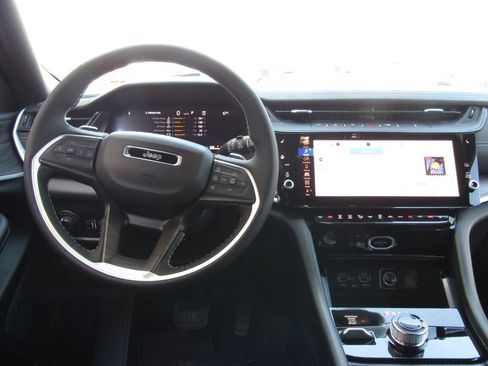 New 2026 Jeep Grand Cherokee L 4WD image 5