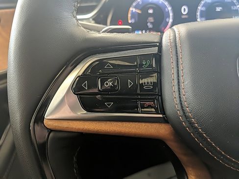 Used 2025 Jeep Grand Cherokee Summit image 22