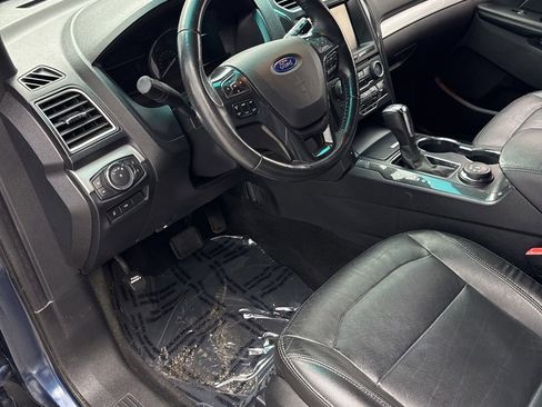 Used 2016 Ford Explorer XLT w/ Equipment Group 202A AWD/4WD image 10