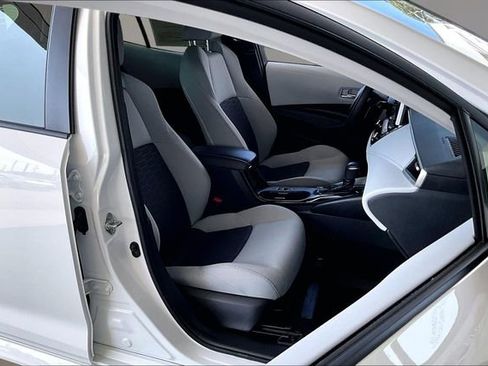 Used 2025 Toyota Corolla SE FWD image 24
