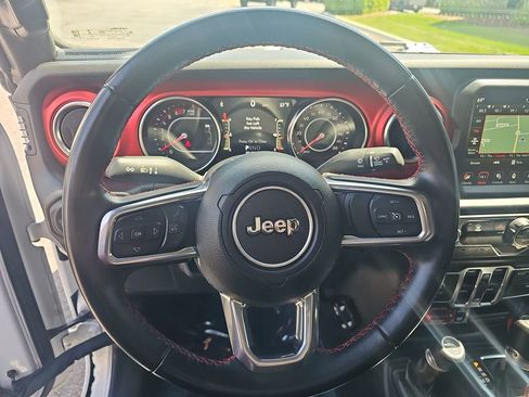 Used 2022 Jeep Wrangler Unlimited Rubicon AWD/4WD image 15