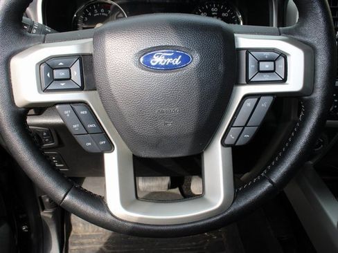 Used 2020 Ford F150 Lariat image 11