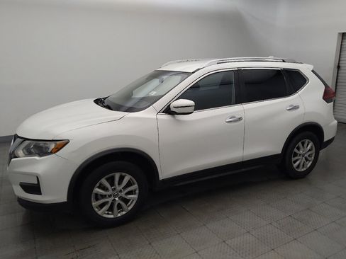 Used 2020 Nissan Rogue SV FWD image 2