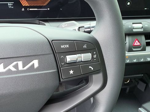 New 2026 Kia K4 FWD image 30