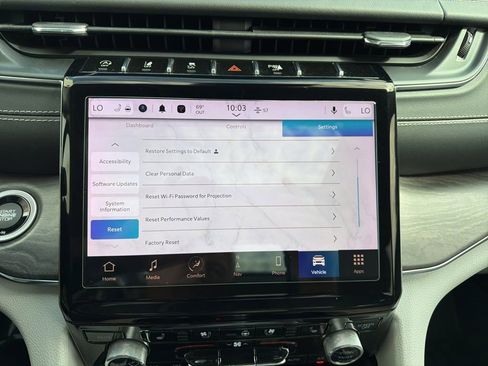 Certified 2023 Jeep Grand Cherokee L Overland w/ Rear Seat Video Group I AWD/4WD image 90