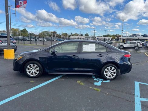 Used 2020 Toyota Corolla LE image 27