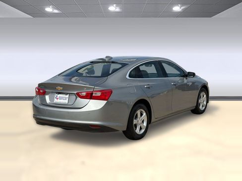 Used 2024 Chevrolet Malibu LT FWD image 9
