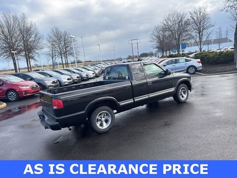 Used 2001 Chevrolet S10 Pickup LS w/ Preferred Equipment Group image 16