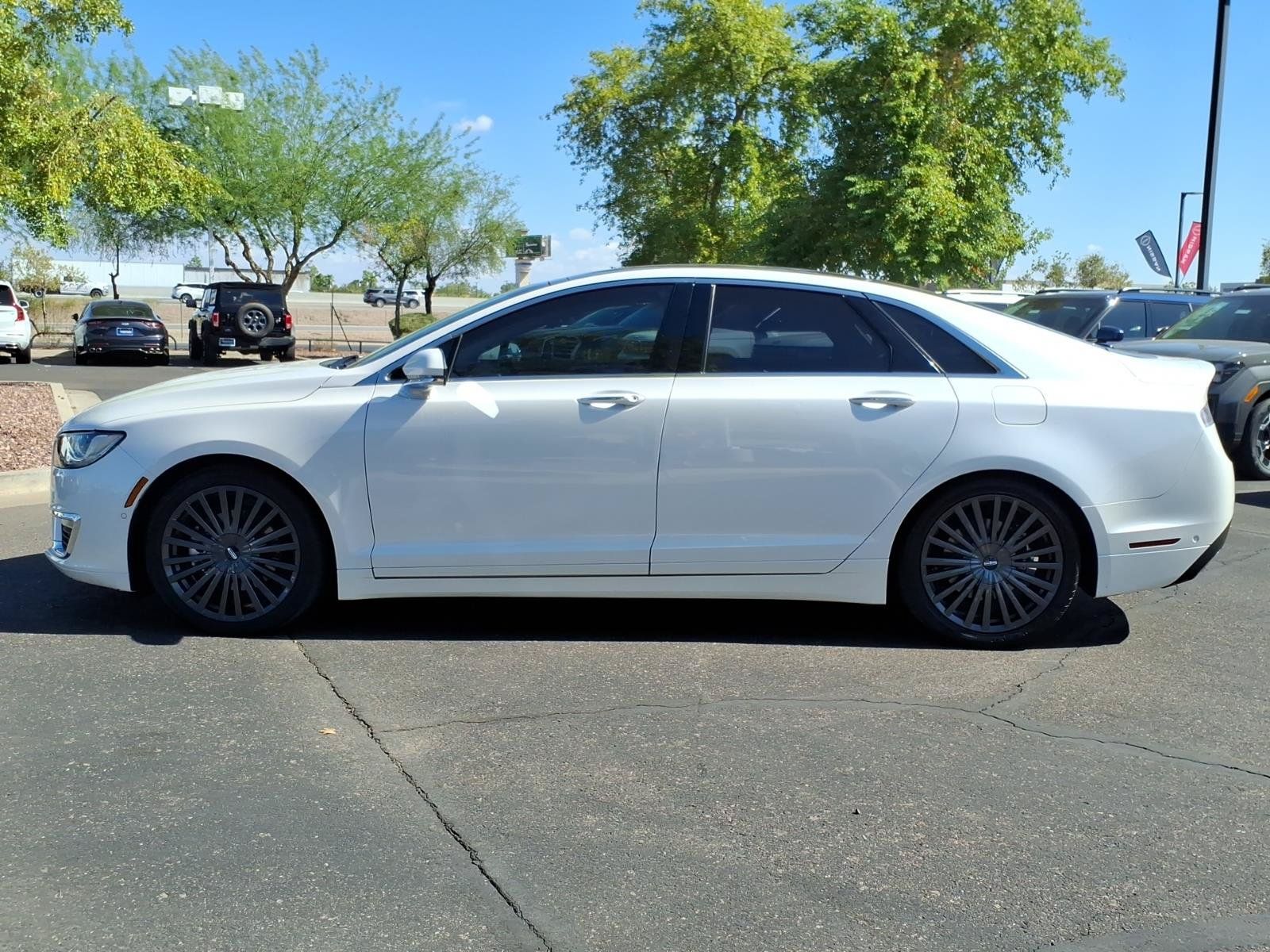Used 2017 Lincoln MKZ Reserve w/ Technology Package FWD image 2
