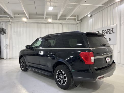 Used 2024 Ford Expedition XLT image 3