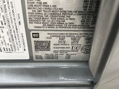 Used 2025 Chevrolet Silverado 1500 LT image 41