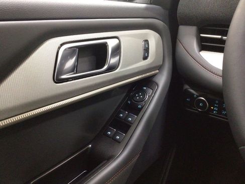 New 2026 Ford Explorer Active AWD/4WD image 17