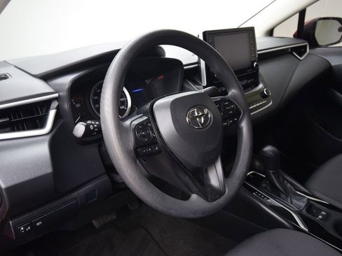 Used 2021 Toyota Corolla LE image 14