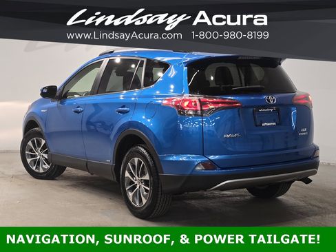 Used 2018 Toyota RAV4 XLE image 4