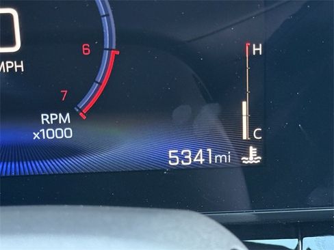 Used 2025 Chevrolet Trax RS w/ Sunroof Package image 16