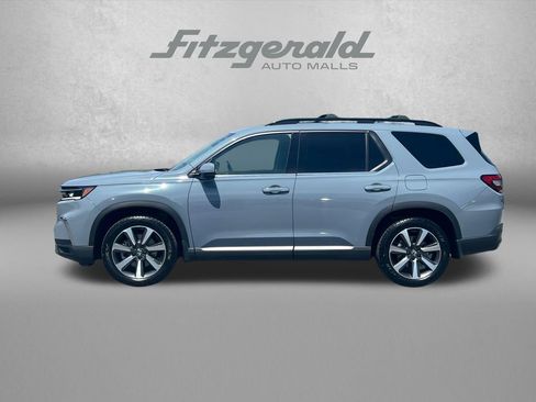 Used 2023 Honda Pilot Elite image 4