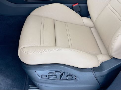 New 2026 Porsche Cayenne Coupe AWD/4WD image 14