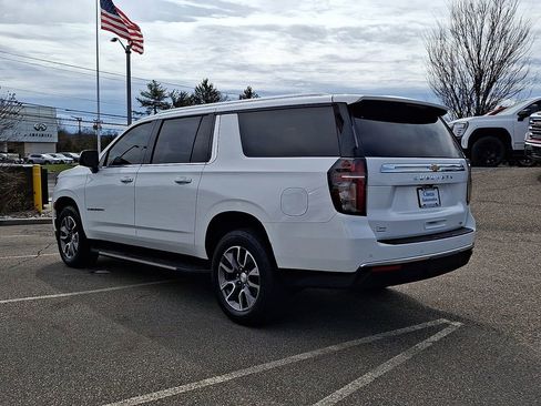 Used 2023 Chevrolet Suburban LT w/ Luxury Package AWD/4WD image 7