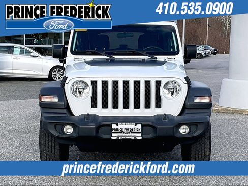 Used 2018 Jeep Wrangler Unlimited Sport S image 2