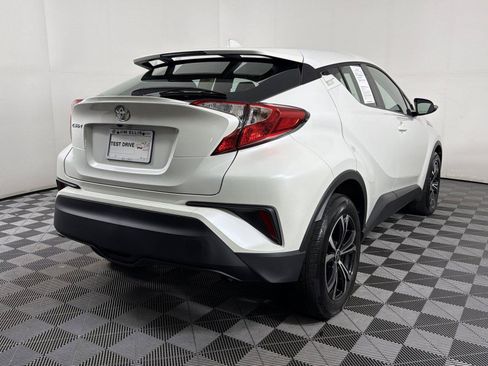 Used 2021 Toyota C-HR LE FWD image 4