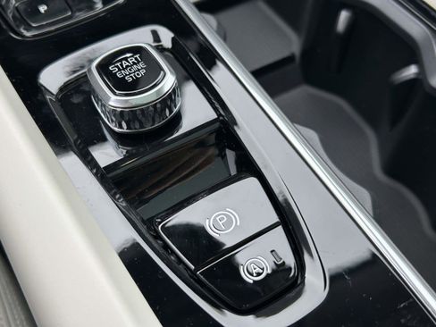 New 2026 Volvo XC60 B5 Ultra w/ Protection Package Premier AWD/4WD image 29