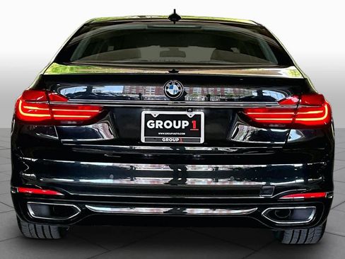 Used 2018 BMW 740i RWD image 4