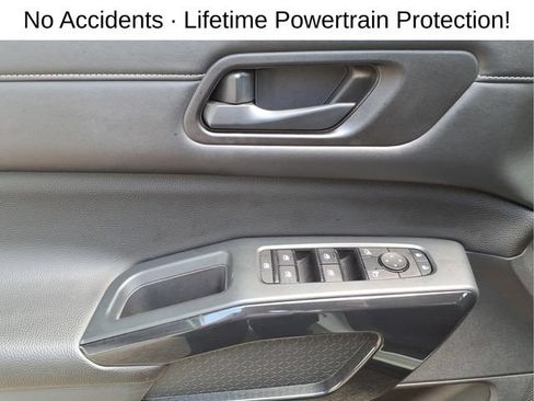 Used 2023 Nissan Pathfinder SV AWD/4WD image 11