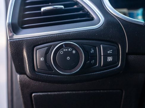 Used 2019 Ford Edge ST image 30