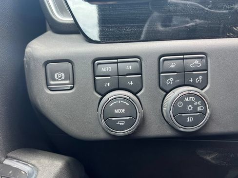 Used 2025 Chevrolet Silverado 1500 High Country w/ Z71 Off-Road Package AWD/4WD image 19