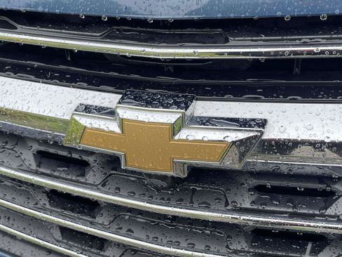Used 2025 Chevrolet Traverse LT FWD image 5