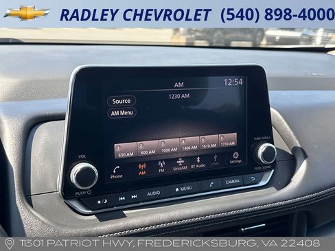 Used 2025 Nissan Rogue SV AWD/4WD image 8