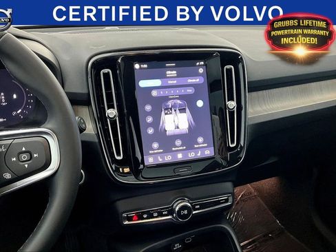 Used 2023 Volvo XC40 B4 Plus FWD image 9