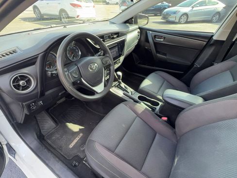 Used 2018 Toyota Corolla LE FWD image 15