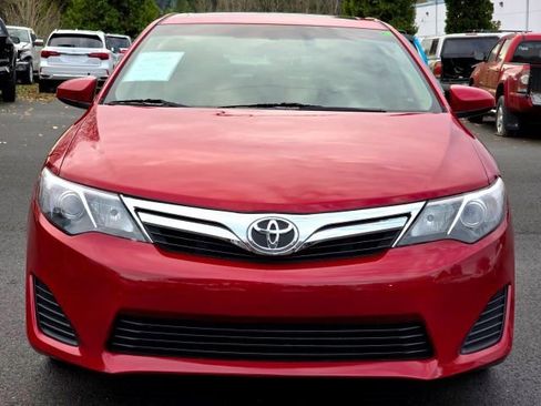 Used 2013 Toyota Camry XLE image 2
