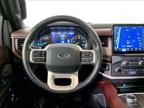 Used 2022 Ford Expedition Max Limited image 5