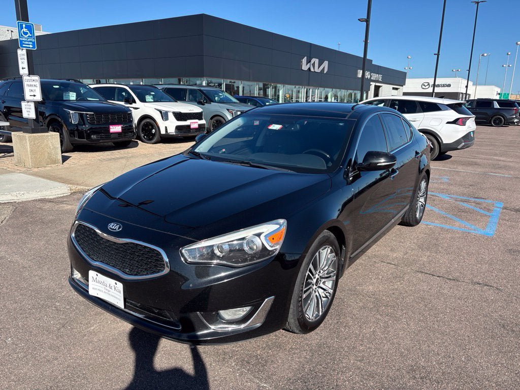 Used 2015 Kia Cadenza Premium FWD image 1