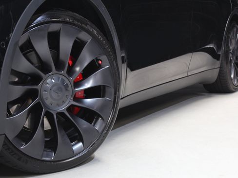 Used 2022 Tesla Model Y Performance AWD/4WD image 17