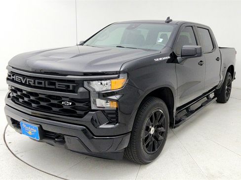 Used 2023 Chevrolet Silverado 1500 Custom image 1