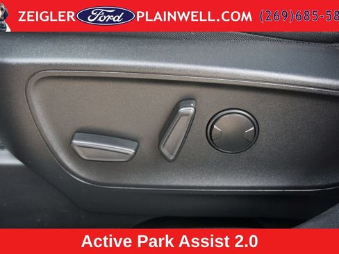 Used 2023 Ford Escape Platinum w/ Premium Technology Package AWD/4WD image 19