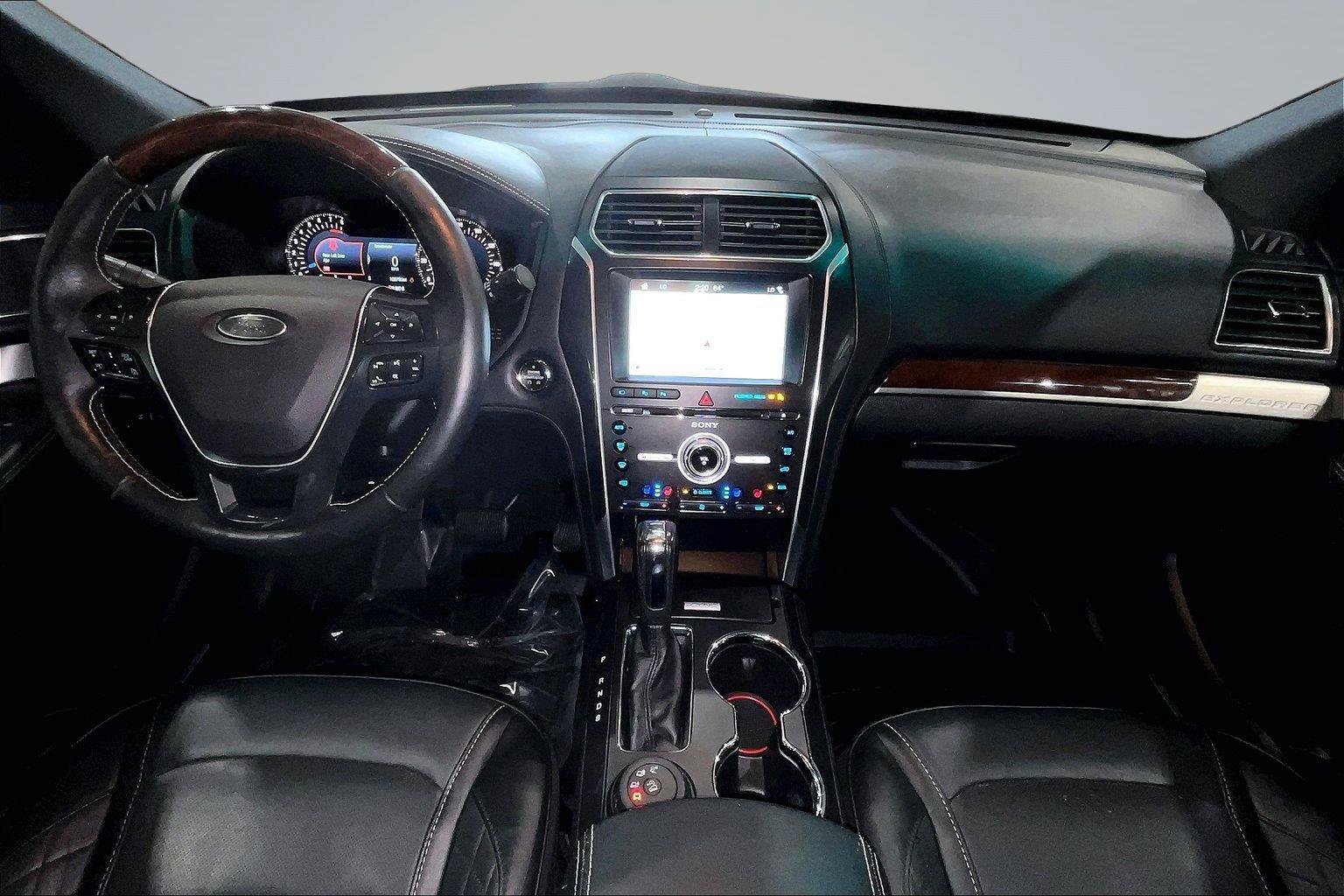 Used 2017 Ford Explorer Platinum AWD/4WD image 17