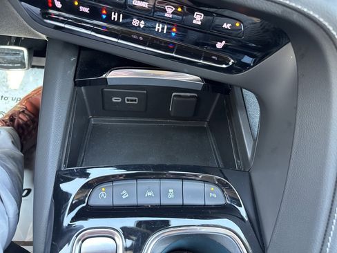 Certified 2023 Buick Envision Preferred w/ Sport Touring Package image 27