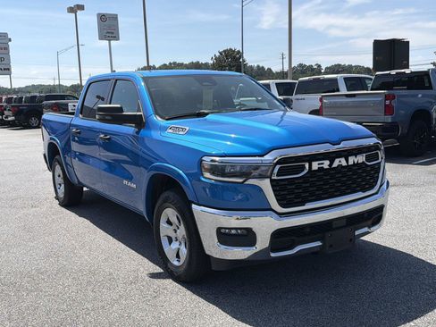 Used 2025 RAM 1500 Big Horn AWD/4WD image 4
