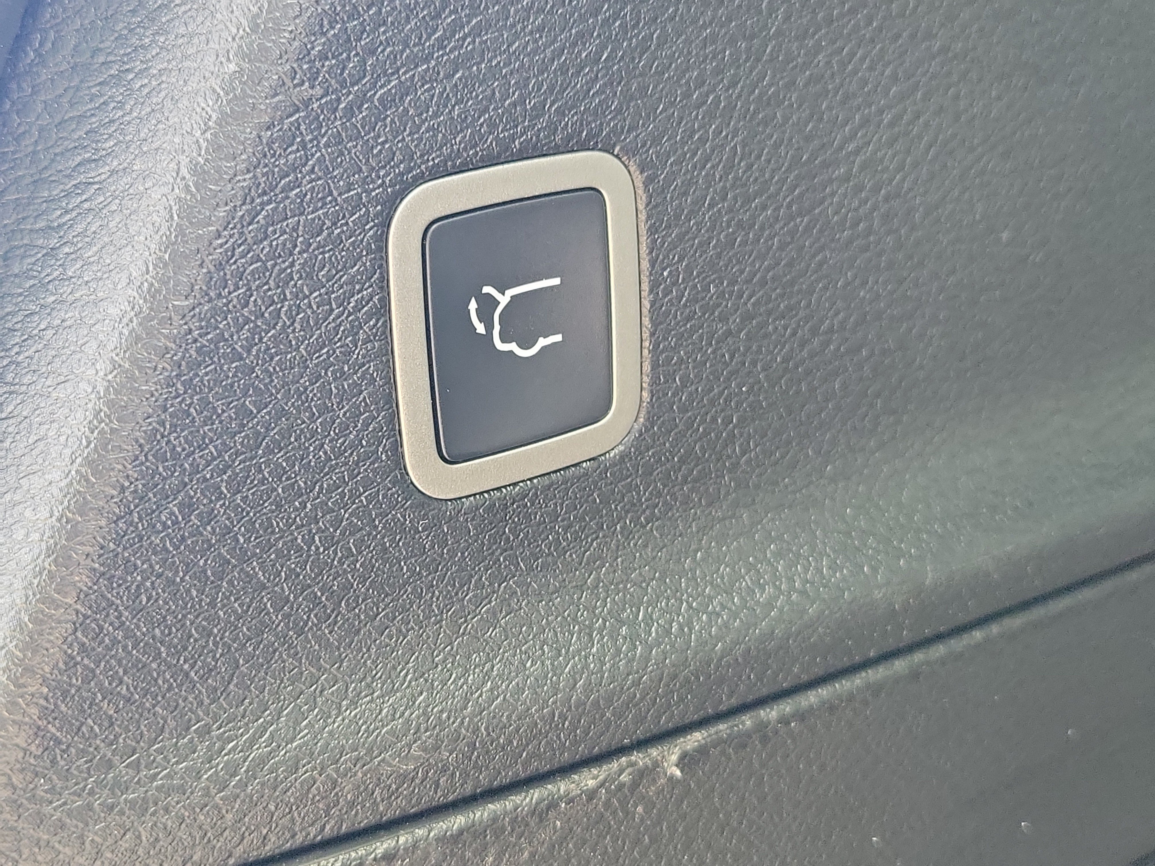 Used 2026 Chrysler Pacifica Select FWD image 8