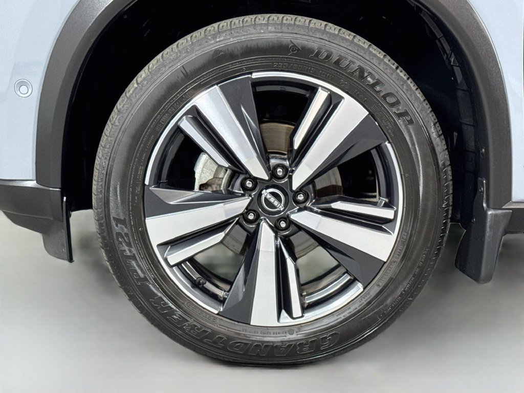 Used 2023 Nissan Rogue Platinum w/ Platinum Premium Package AWD/4WD image 12