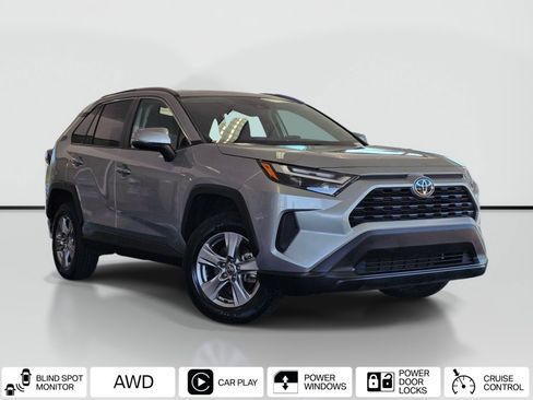 Used 2025 Toyota RAV4 XLE AWD/4WD image 1
